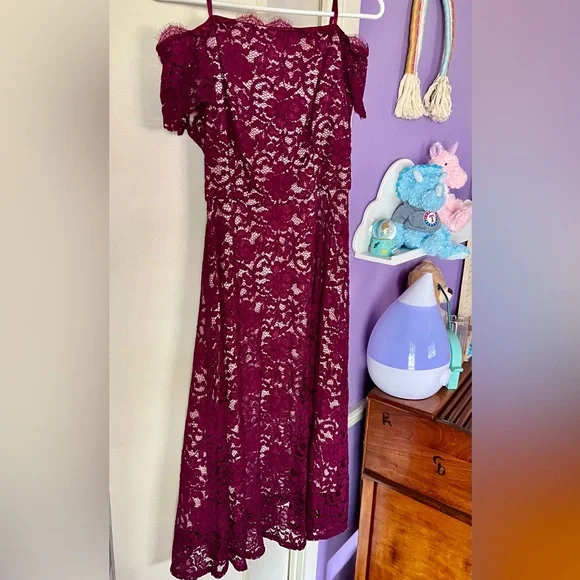 Adrianna Papell | Dresses | Sleeveless Burgundy Lace Midi Dress | Poshmark